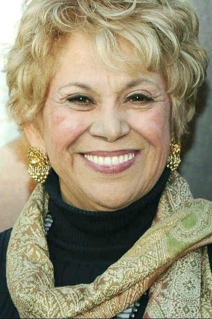 Lupe Ontiveros como Nora Manning