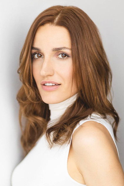 Cait Alexander como Sam