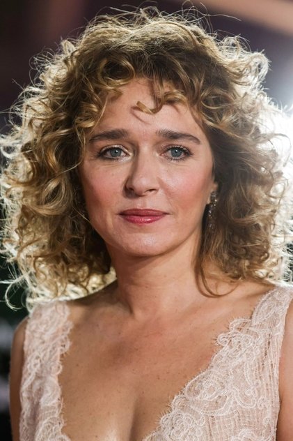 Valeria Golino como Terri