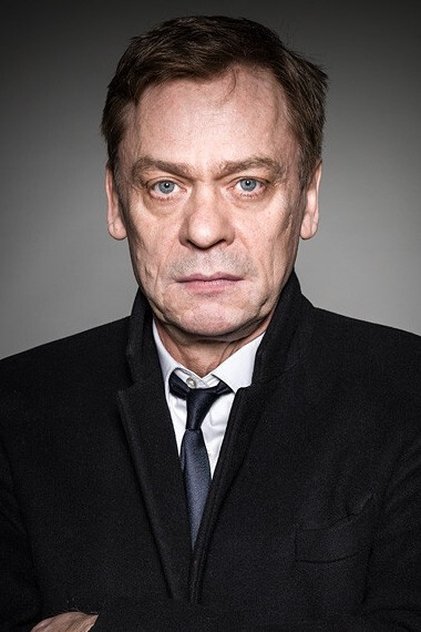 シルヴェスター・グロート 役 Jonas Muller