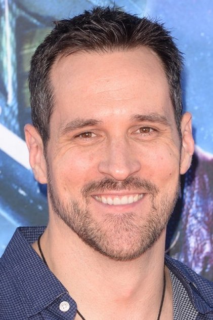 Travis Willingham como Grog (voice)