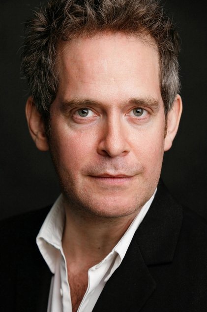 Tom Hollander como The Mole (voice)