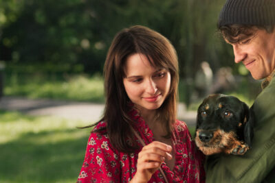 Heart Parade: una comedia romántica predecible sin chispa