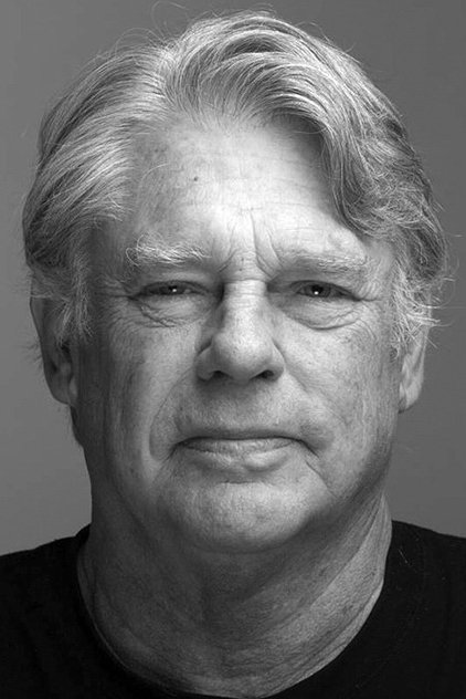 Graham Beckel como L.A. Bartender