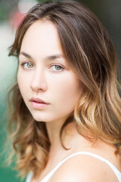 Anna Krippa como Nika