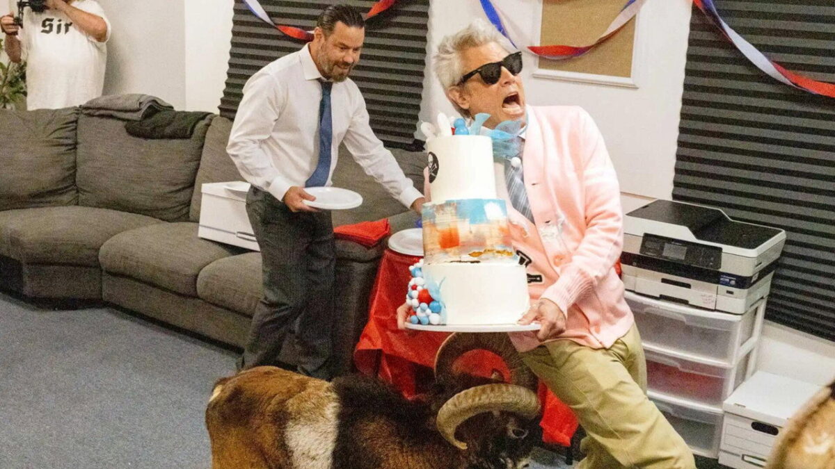 Johnny Knoxville y la banda de Jackass arman su despedida con material de archivo