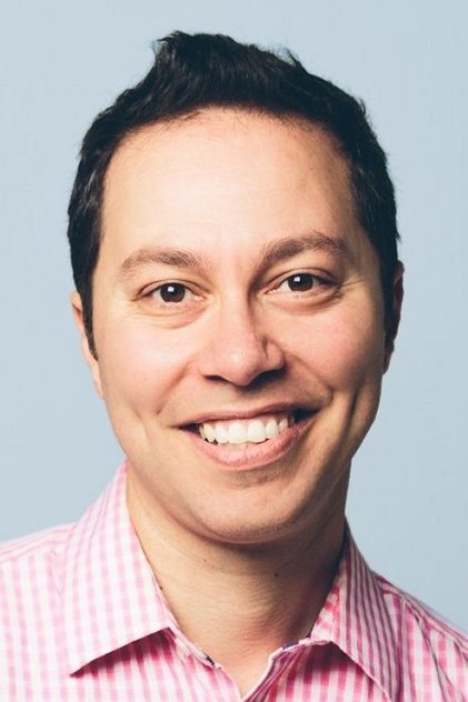 Sam Riegel como Scanlan (voice)