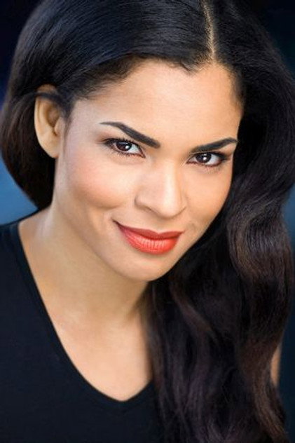 Ambre Anderson como Dr. Britta