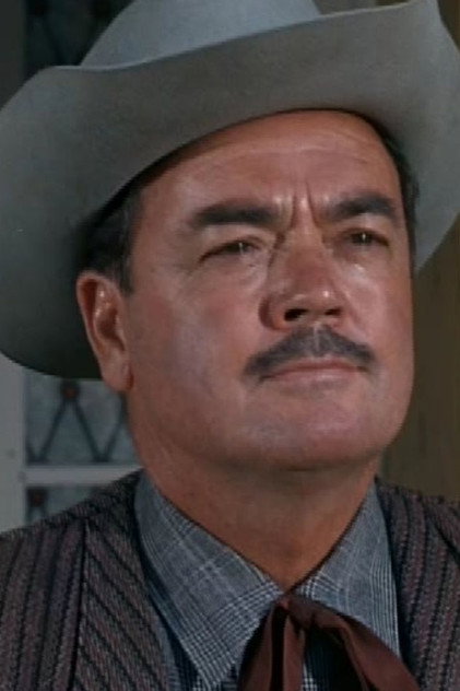 Harry Carter como Party Guest (uncredited)