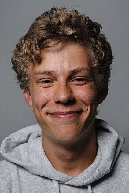 Steinar Klouman Hallert como Cato