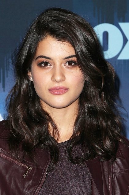 Sofia Black-D'Elia 役 Katie Cartwright