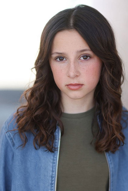Nessa Dougherty como Sienna