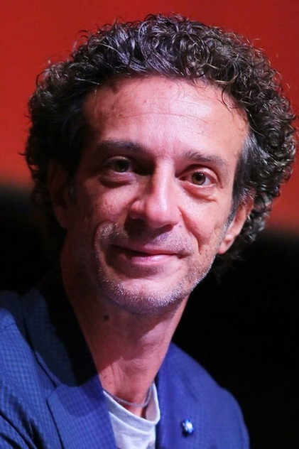 Salvatore Ficarra como Domenico Tricò