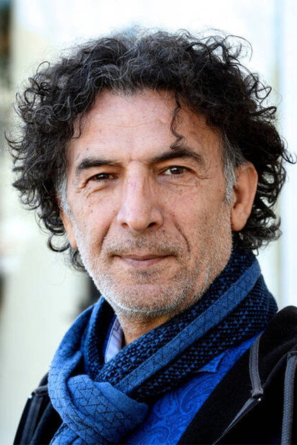 Shahbaz Noshir dans le rôle de Magician