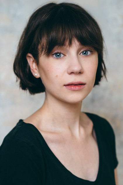 Jenny Walser dans le rôle de Tori Spring