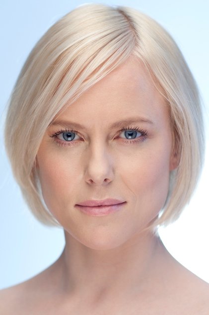 Ingrid Bolsø Berdal como Hjørdis