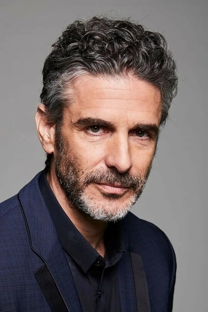 Leonardo Sbaraglia como Raúl Durán