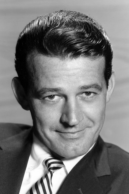 Murray Hamilton como Findley