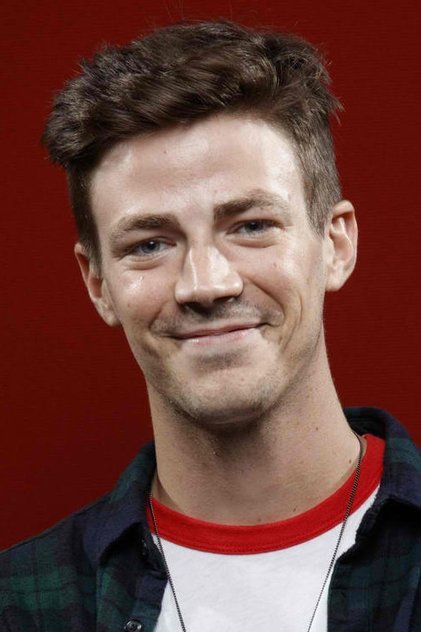 Grant Gustin como Dan