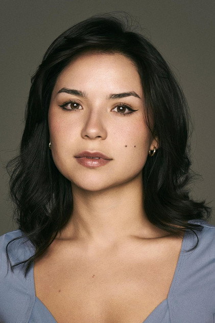 Megan Lawless como Sarah Harper