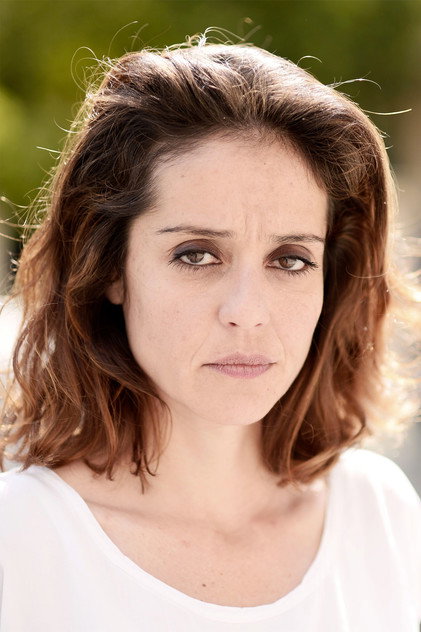 Vanessa Scalera como Lucia
