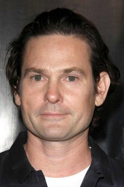 Henry Thomas dans le rôle de Johnny Sirocco