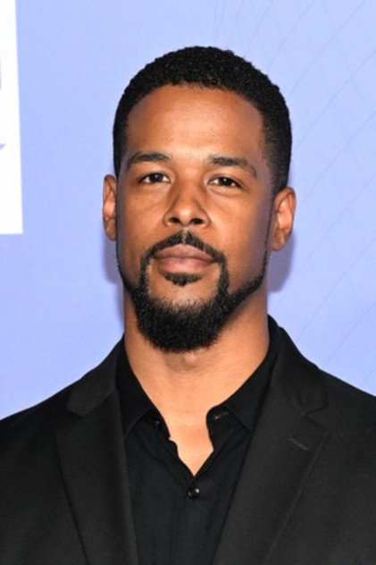 Gregg Wayans como Brad Meeks