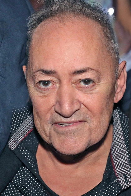 Ángel Salazar 役 Chi Chi