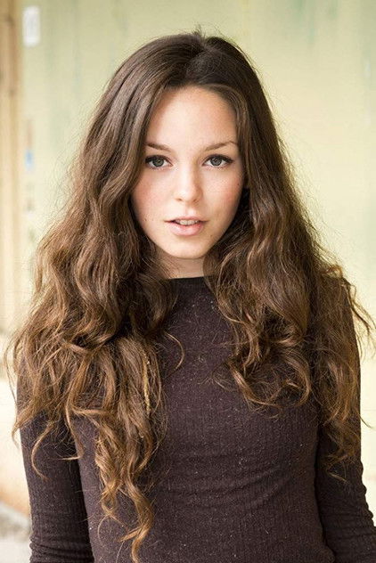 Tijan Marei as Samira Steinke