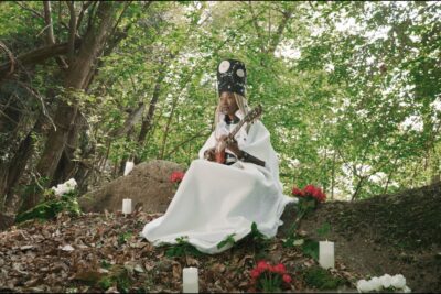 Fatoumata Diawara abandona el crossover y regresa a Mali con Massa
