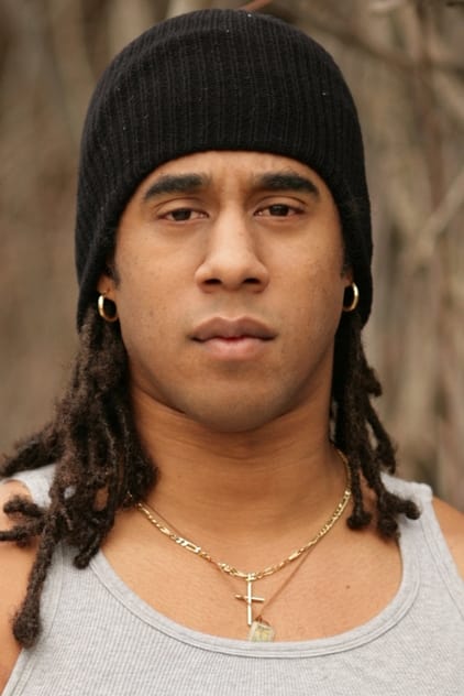 Lateef Crowder dans le rôle de The Mandalorian Stunt Performer