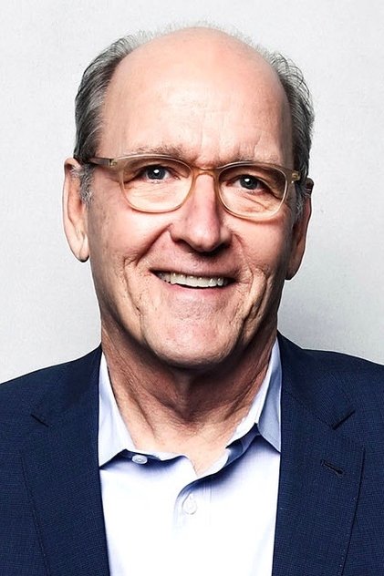 Richard Jenkins în rolul Ezra Grindle