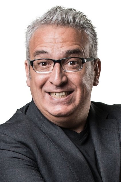 Leo Harlem as Portero