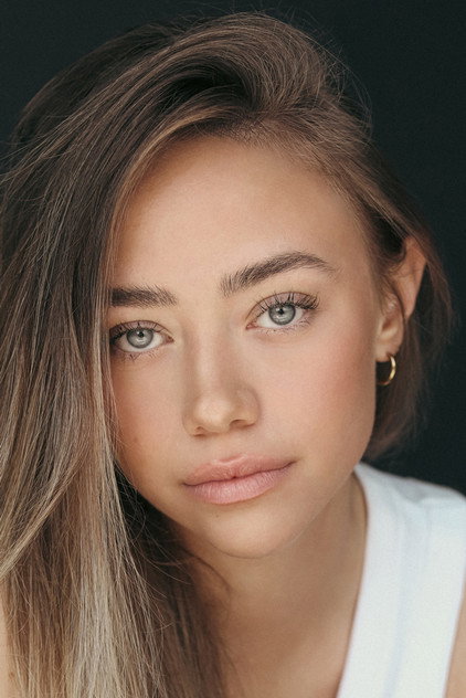Sophia Carriere as Brooke