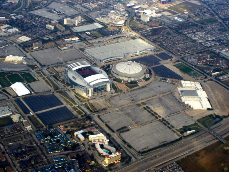 NRG球场：NFL首座可伸缩屋顶成为2026世界杯舞台