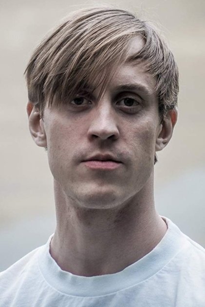 Mikkel Bratt Silset como Erik