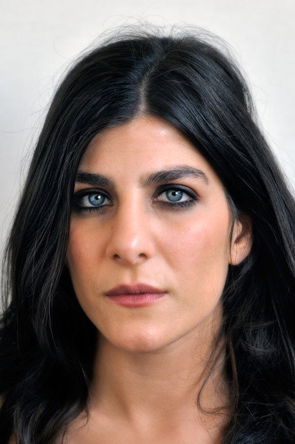 Mina Kavani dans le rôle de Nassrin