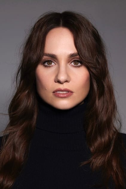 Tuppence Middleton como Elizabeth