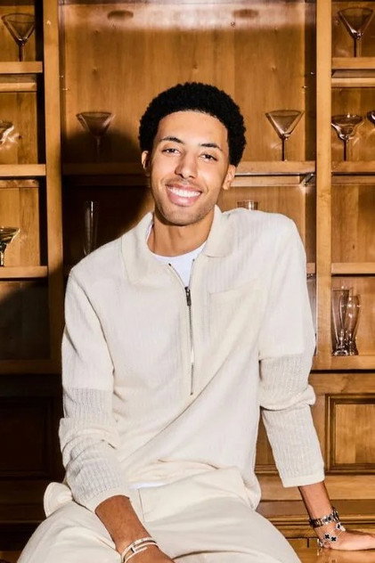 Preston Pippen como Self