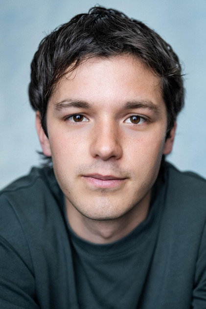 Joel Nankervis 饰 Michael