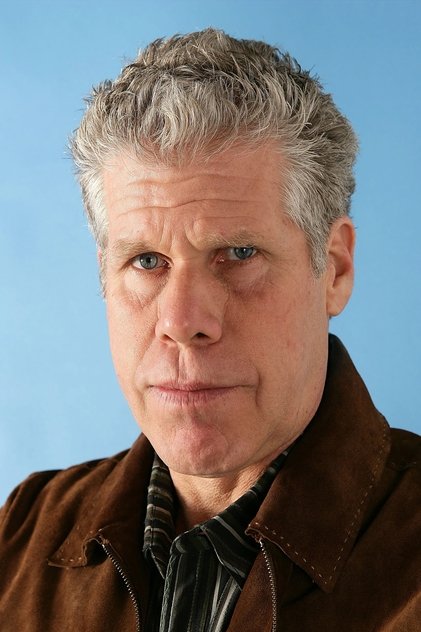 Ron Perlman în rolul Bruno