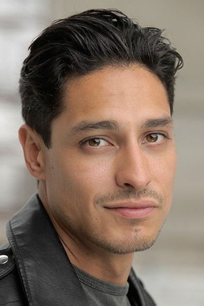 Carlos Miranda 역 Paz Navarro