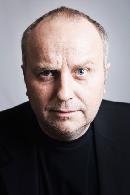 Hans Morten Hansen como Olav