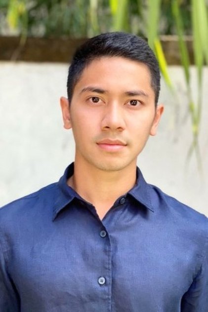Emir Mahira as Indra