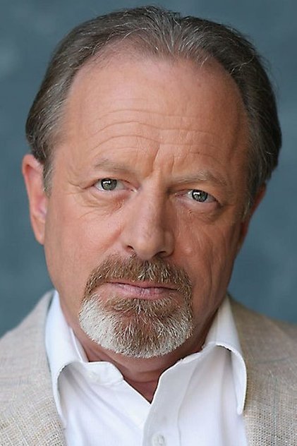Dan Hicks के रूप में Jake
