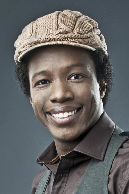 Mauro Castillo como Félix (voice)