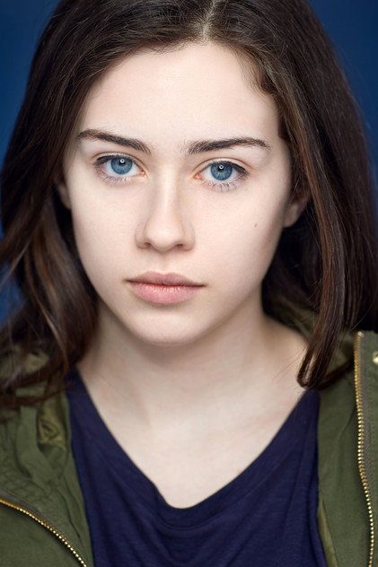 Susanna Skaggs como Lina Emerson