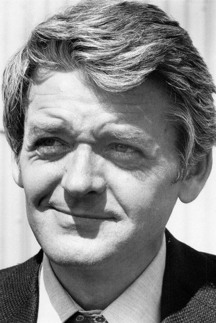 ハル・ホルブルック 役 Lou Mannheim