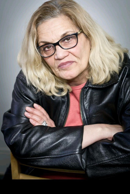Annie Pisapia como Cathy