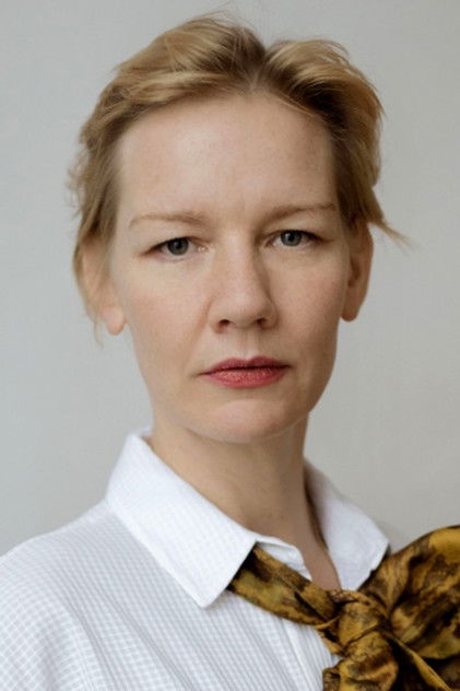 산드라 휠러 역 Eva Stratt